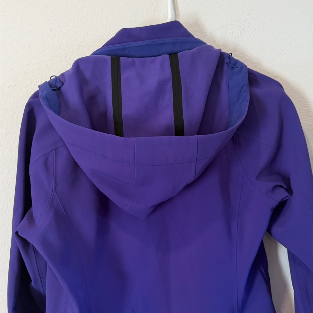 Athleta Women’s Deep Purple Hooded Softshell Utility Jacket - Picture 9 of 9